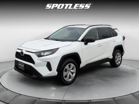White 2021 Toyota RAV4 LE for sale in San Antonio, TX