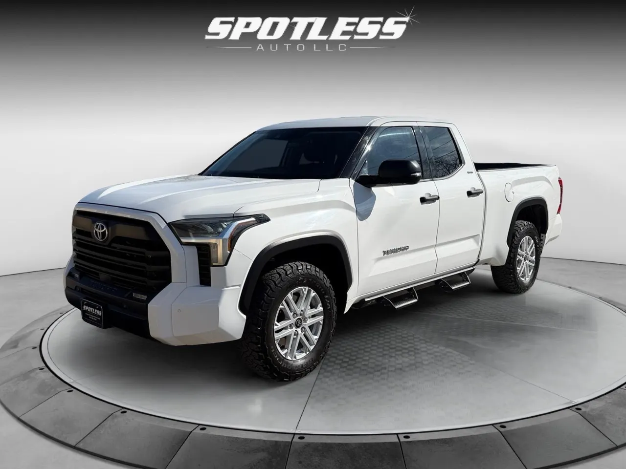 White 2022 Toyota Tundra SR5 for sale in San Antonio, TX