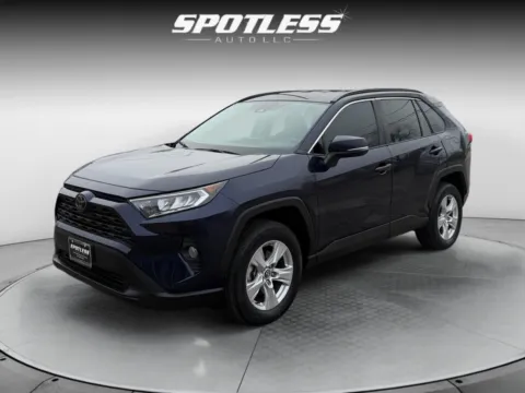 Green 2020 Toyota RAV4 XLE for sale in San Antonio, TX