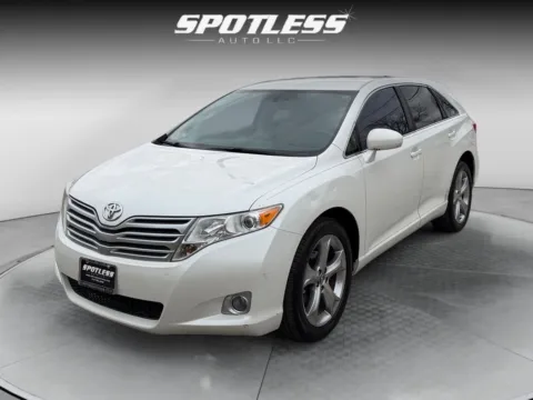 White 2009 Toyota Venza FWD V6 for sale in San Antonio, TX