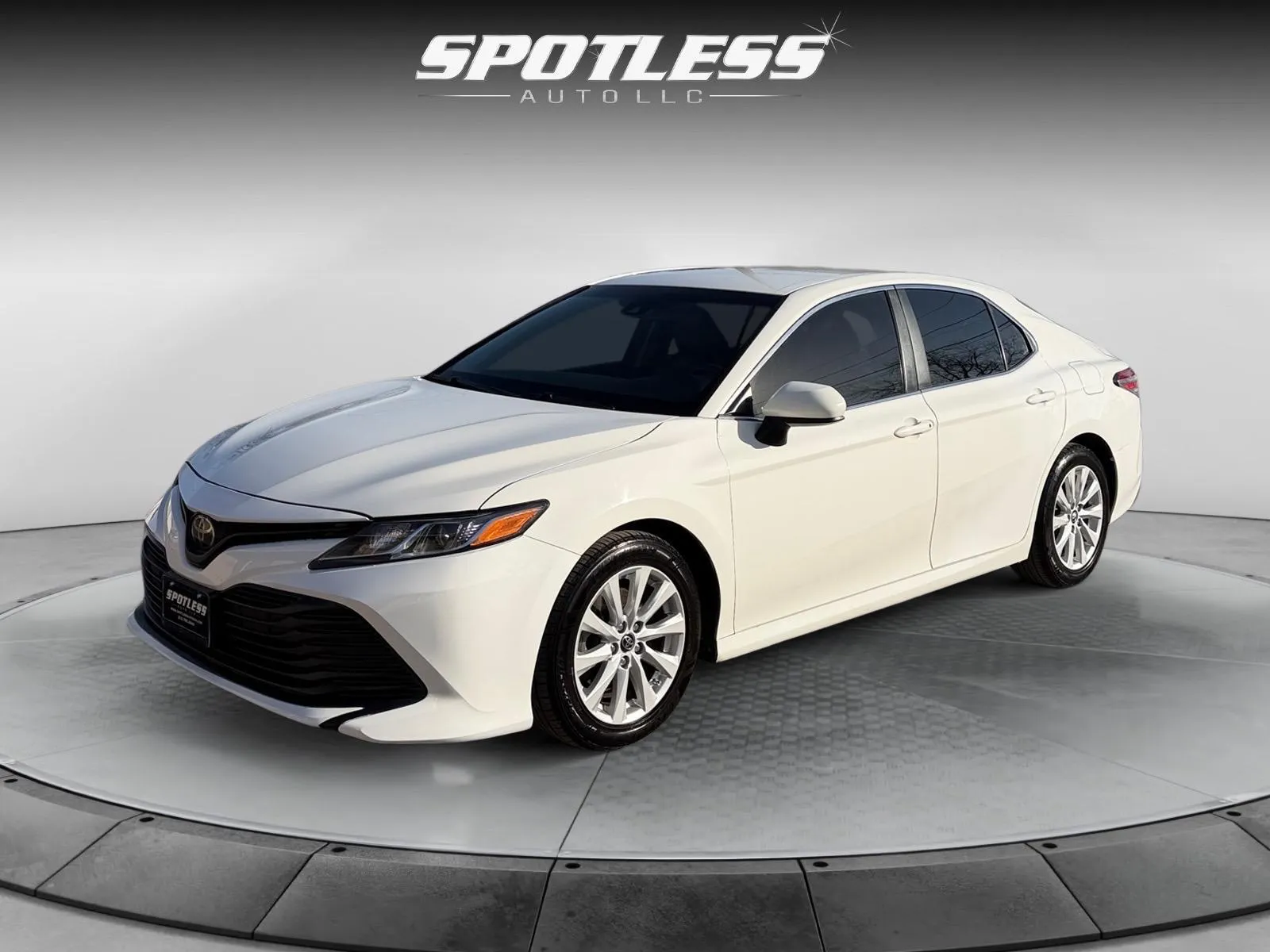 White 2018 Toyota Camry for sale in San Antonio, TX