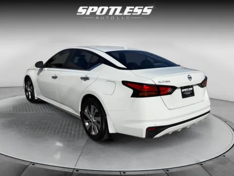 More photos of 2020 Nissan Altima 2.5 S at Spotless Auto San Pedro, TX