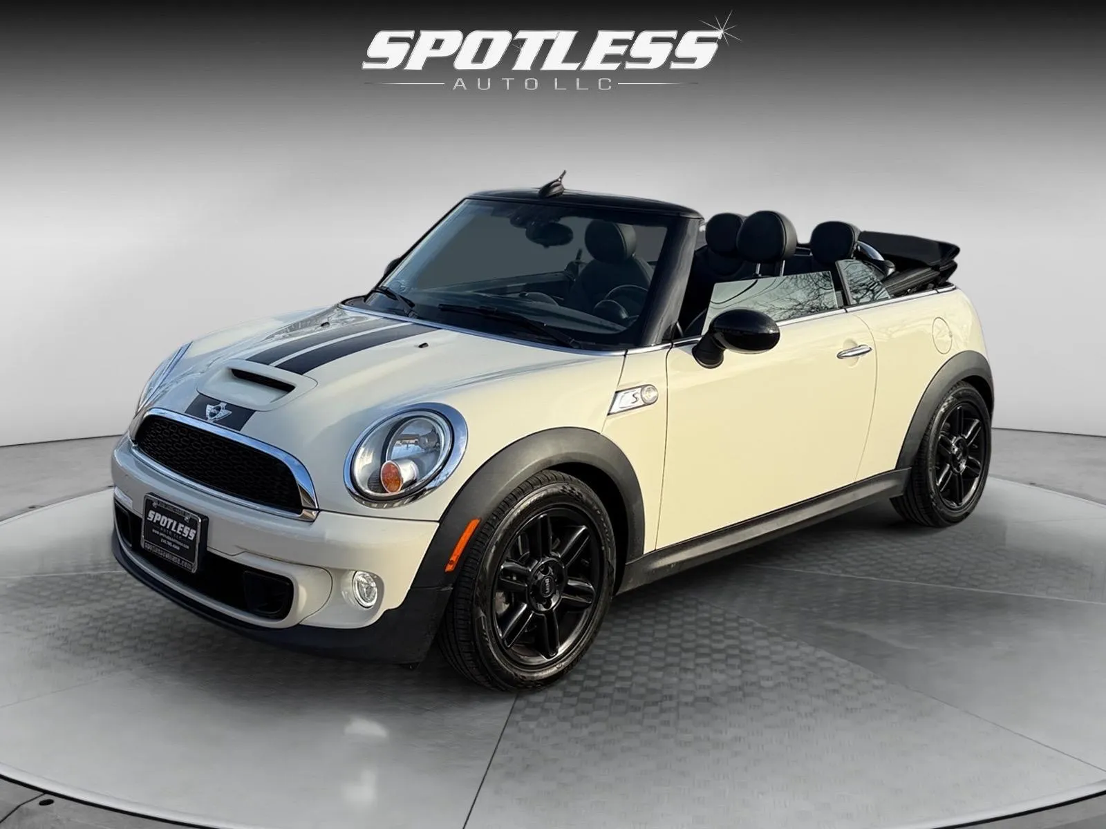 White 2015 MINI Convertible Cooper S for sale in San Antonio, TX