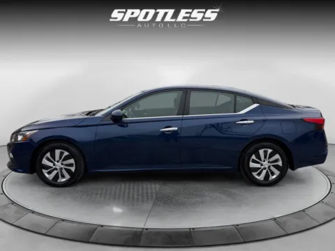 Another view of 2021 Nissan Altima 2.5 S for sale in San Antonio, TX at Spotless Auto San Pedro