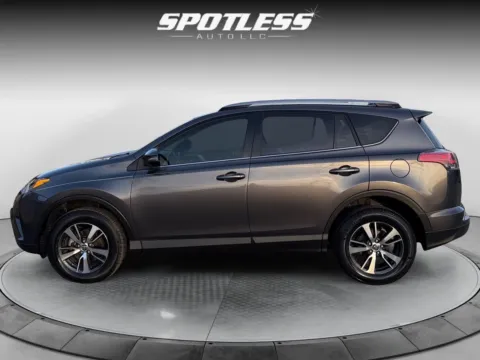 More photos of 2018 Toyota RAV4 at Spotless Auto San Pedro, TX
