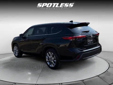 More photos of 2020 Toyota Highlander Limited at Spotless Auto San Pedro, TX