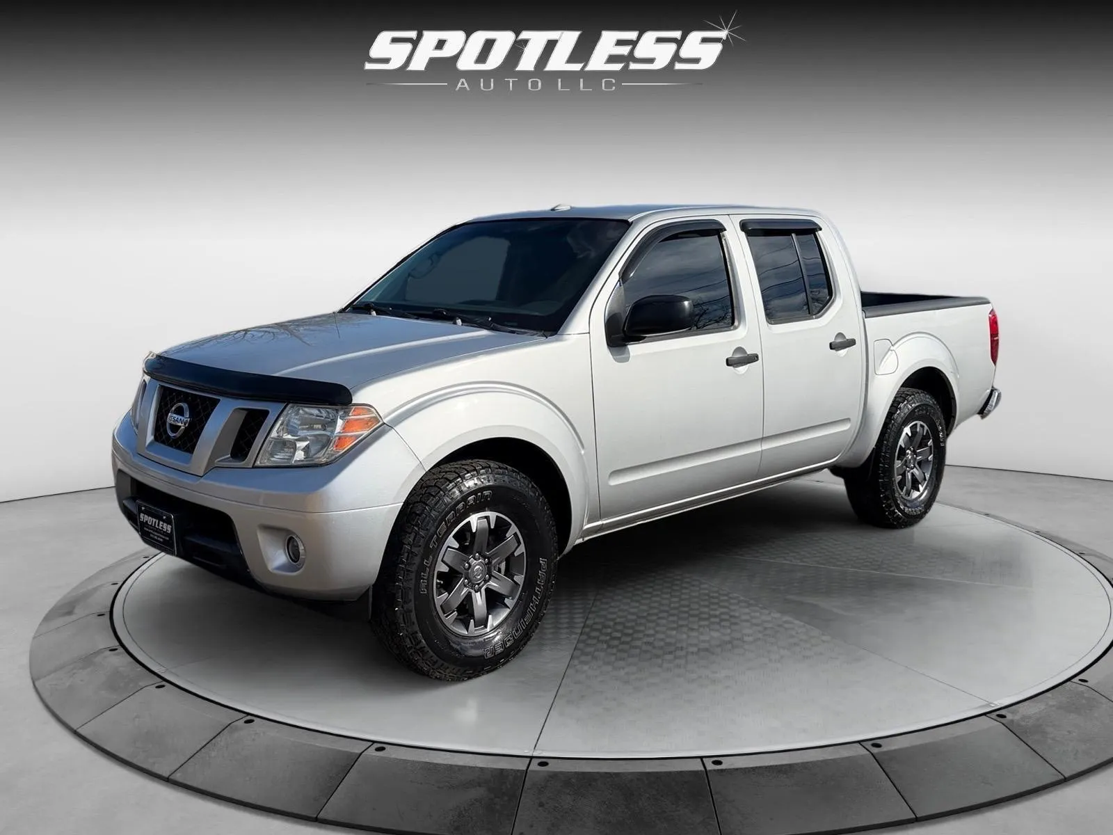 Silver 2016 Nissan Frontier for sale in San Antonio, TX