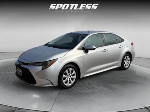 Silver 2021 Toyota Corolla LE for sale in San Antonio, TX