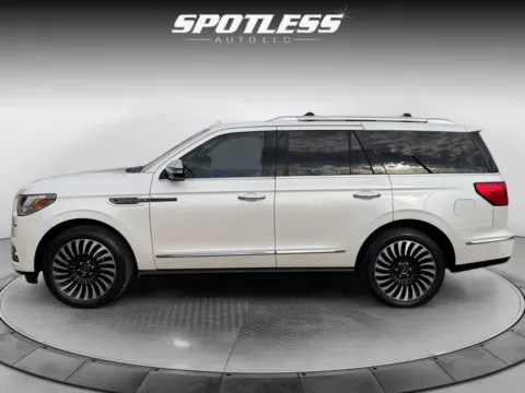 More photos of 2019 Lincoln Navigator Black Label at Spotless Auto San Pedro, TX