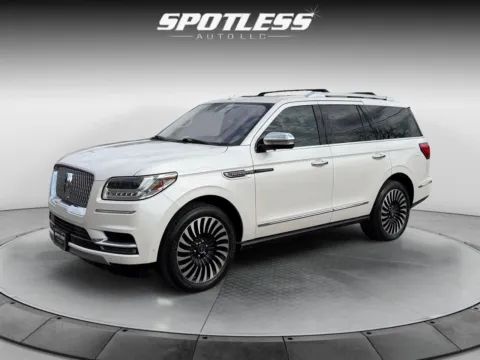 White 2019 Lincoln Navigator Black Label for sale in San Antonio, TX