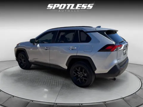 More photos of 2021 Toyota RAV4 LE at Spotless Auto San Pedro, TX