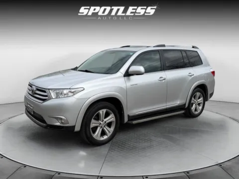 Silver 2012 Toyota Highlander Limited for sale in San Antonio, TX