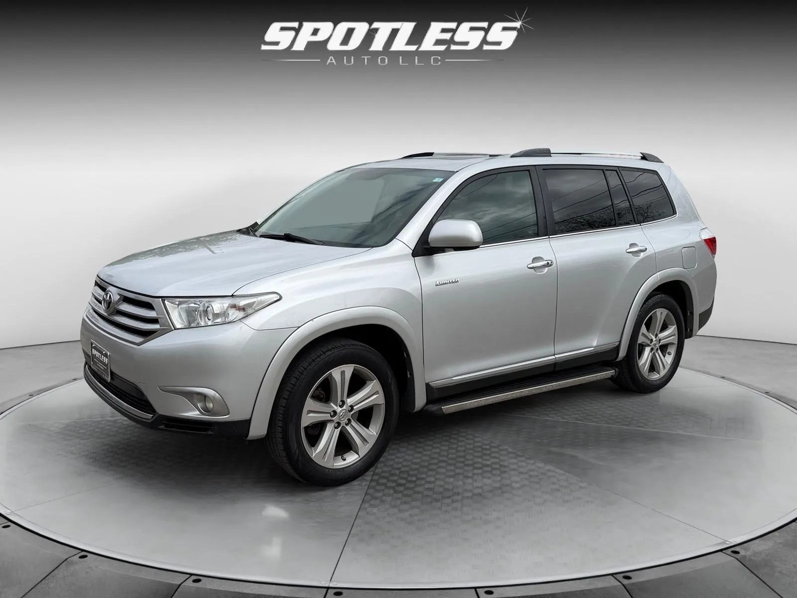 Silver 2012 Toyota Highlander Limited for sale in San Antonio, TX