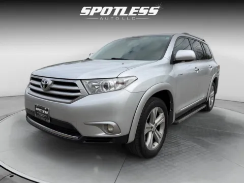 Another view of 2012 Toyota Highlander Limited for sale in San Antonio, TX at Spotless Auto San Pedro