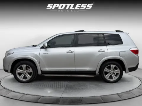More photos of 2012 Toyota Highlander Limited at Spotless Auto San Pedro, TX