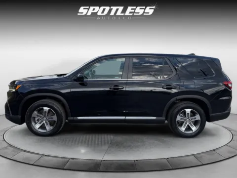 More photos of 2025 Honda Pilot at Spotless Auto Loop 1604, TX