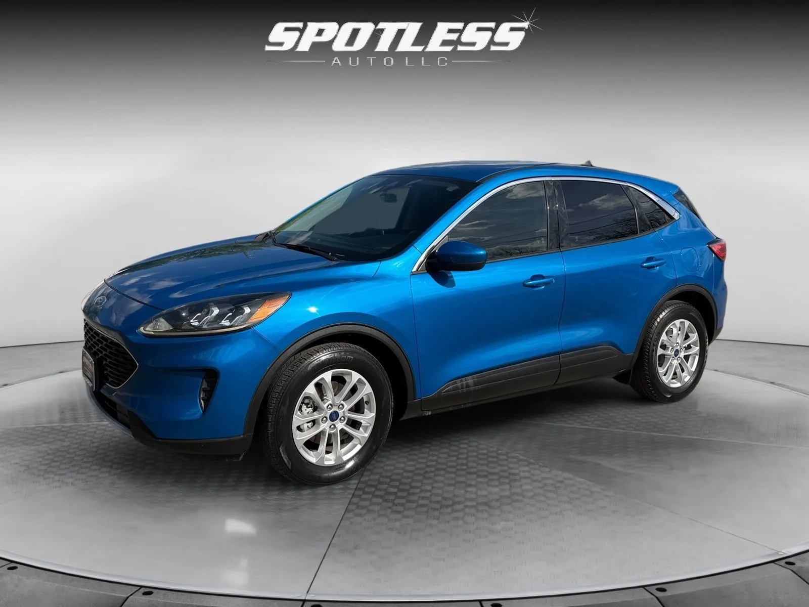 Blue 2020 Ford Escape SE for sale in San Antonio, TX
