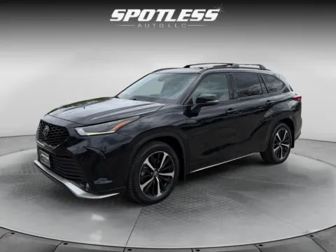 Black 2021 Toyota Highlander XSE for sale in San Antonio, TX