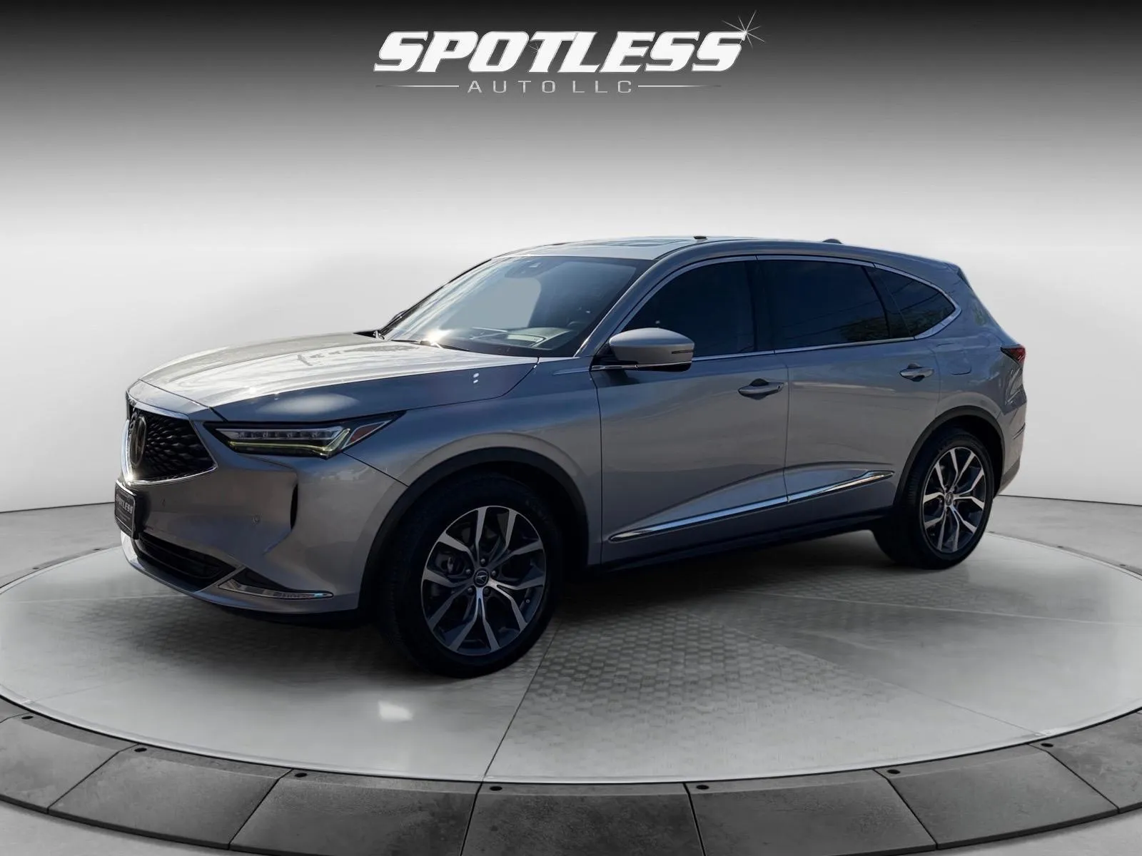 Silver 2022 Acura MDX w/Tech for sale in San Antonio, TX