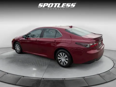 More photos of 2021 Toyota Camry Hybrid LE at Spotless Auto San Pedro, TX
