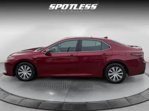 More photos of 2021 Toyota Camry Hybrid LE at Spotless Auto San Pedro, TX