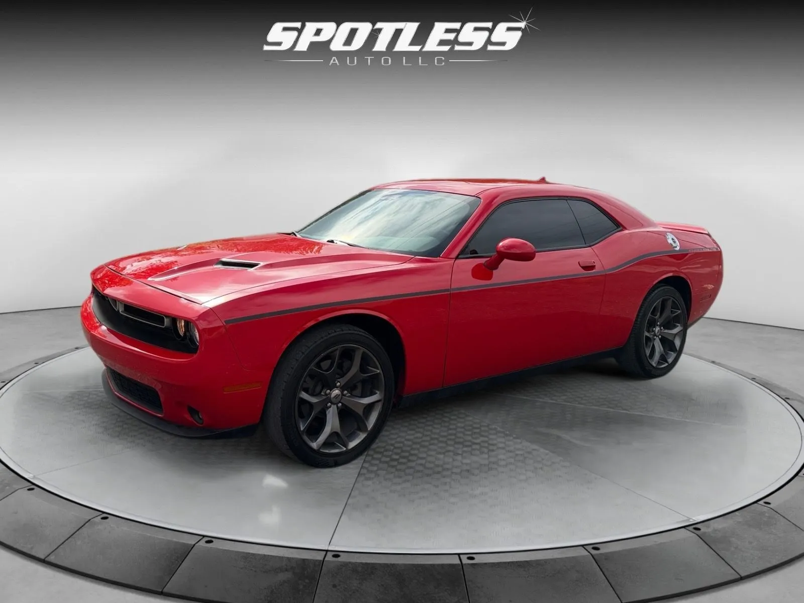 Red 2018 Dodge Challenger for sale in San Antonio, TX