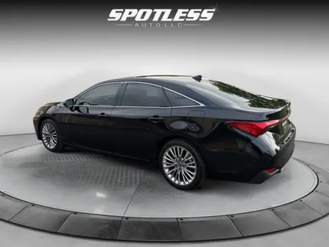 More photos of 2022 Toyota Avalon Hybrid Limited at Spotless Auto Loop 1604, TX