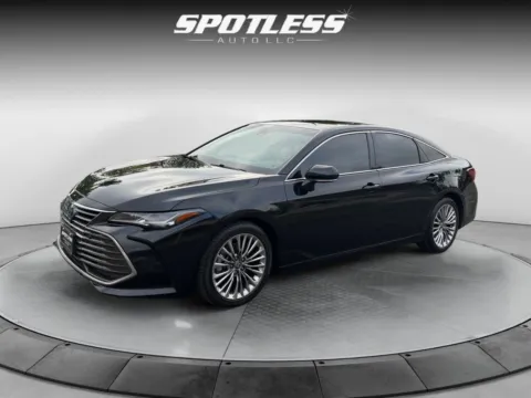 Black 2022 Toyota Avalon Hybrid Limited for sale in San Antonio, TX