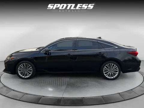 More photos of 2022 Toyota Avalon Hybrid Limited at Spotless Auto Loop 1604, TX
