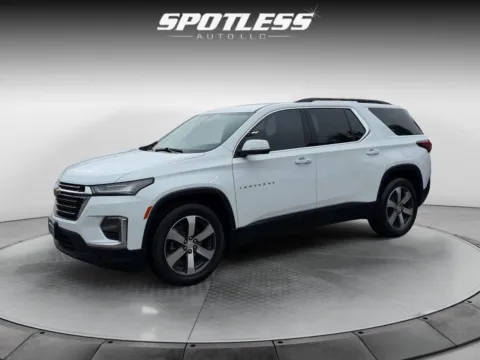 White 2022 Chevrolet Traverse LT Leather for sale in San Antonio, TX