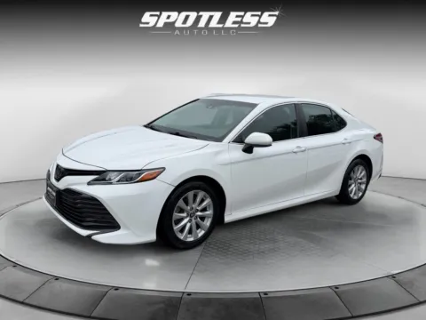 White 2018 Toyota Camry for sale in San Antonio, TX