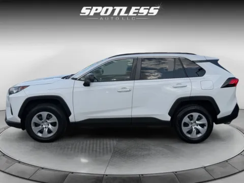 More photos of 2020 Toyota RAV4 LE at Spotless Auto San Pedro, TX