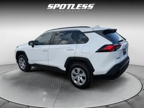 More photos of 2020 Toyota RAV4 LE at Spotless Auto San Pedro, TX