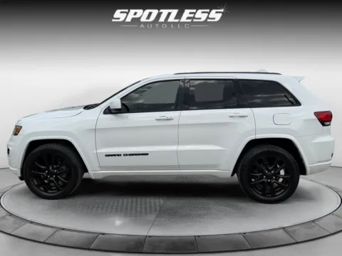 More photos of 2018 Jeep Grand Cherokee at Spotless Auto San Pedro, TX
