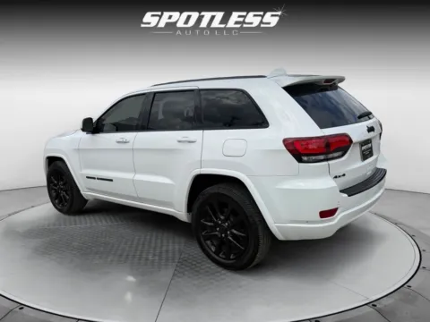 More photos of 2018 Jeep Grand Cherokee at Spotless Auto San Pedro, TX