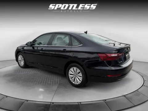 More photos of 2020 Volkswagen Jetta Comfortline at Spotless Auto San Pedro, TX