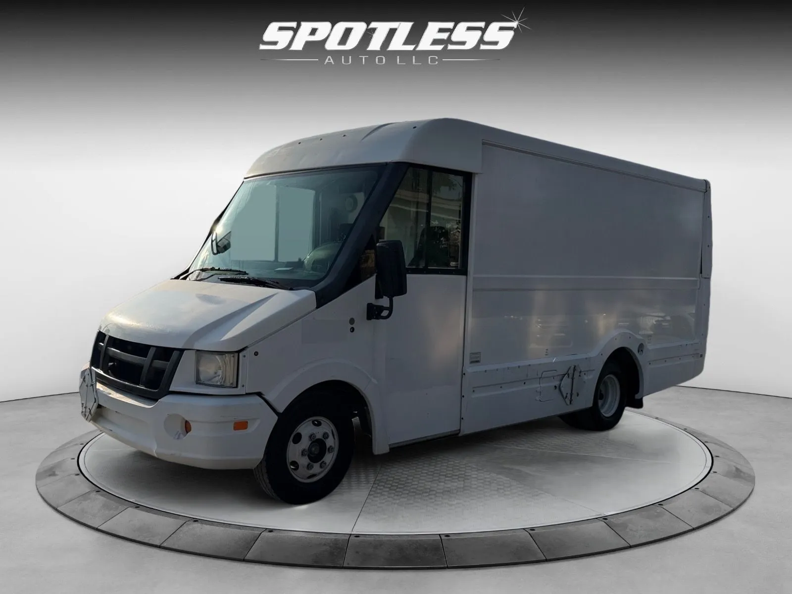 2013 Isuzu NPR's photo