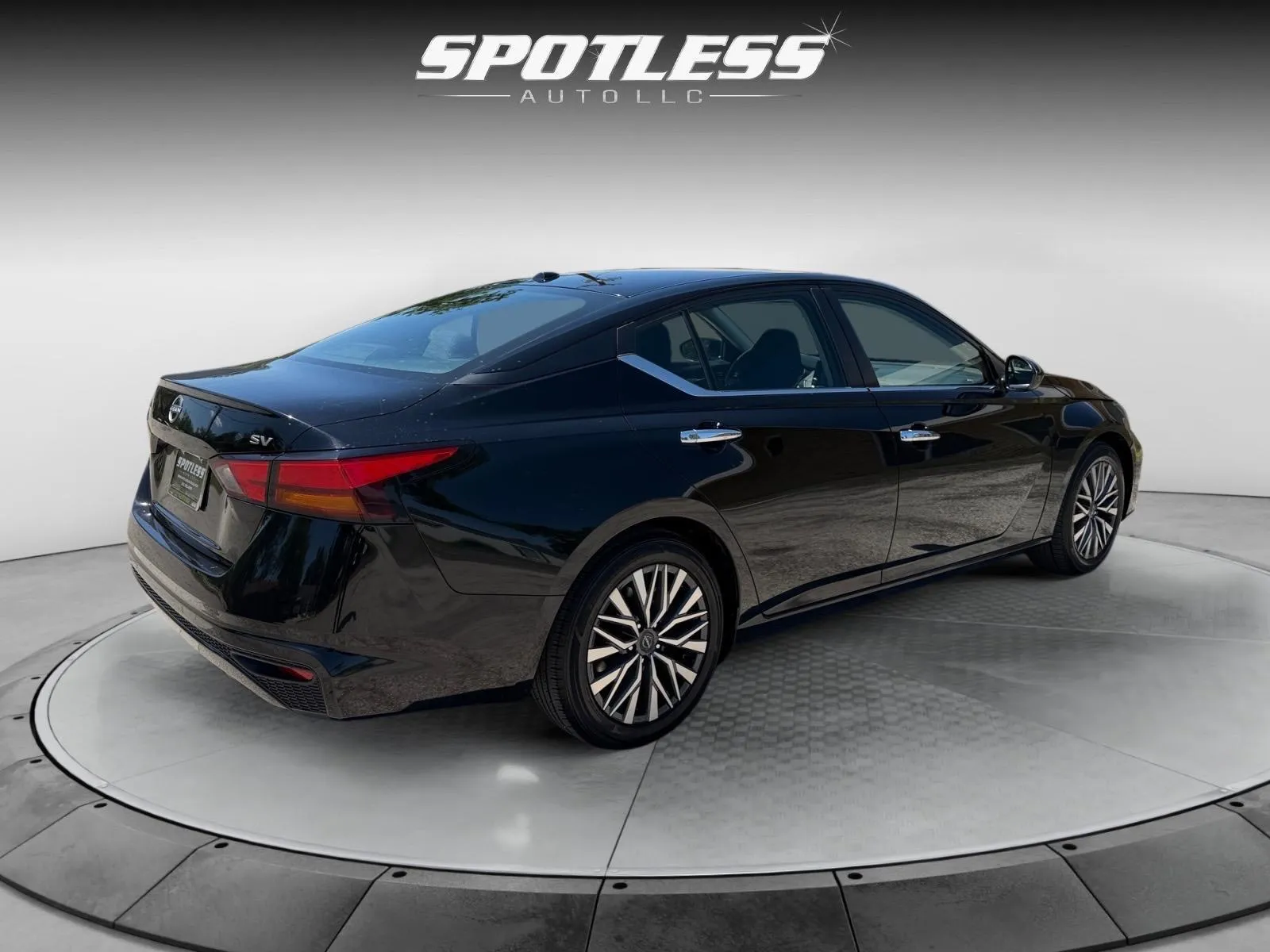 2023 Nissan Altima SV - Photo 7