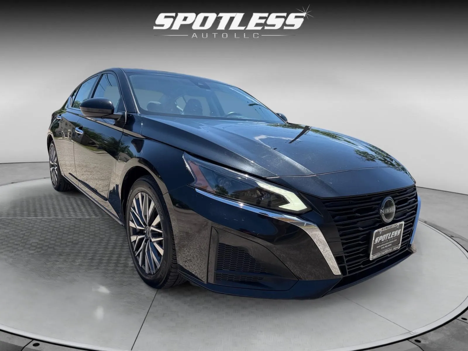 2023 Nissan Altima SV - Photo 11