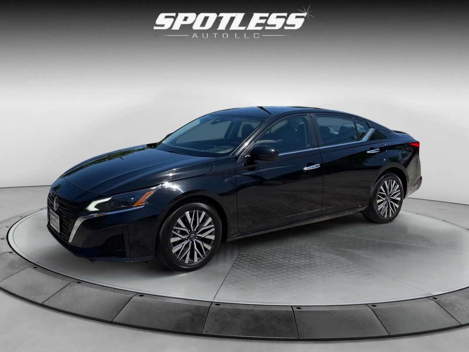 Black 2023 Nissan Altima 2.5 SV for sale in San Antonio, TX