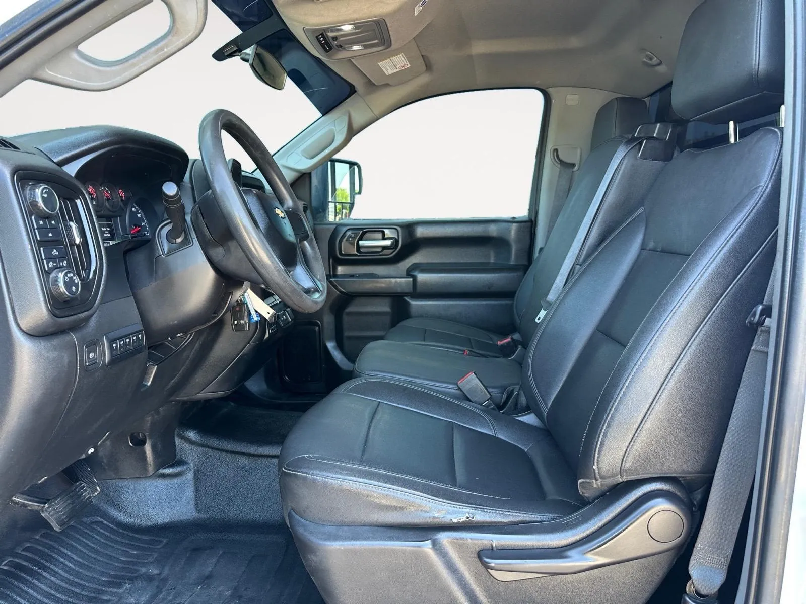 Chevrolet Silverado photo 18