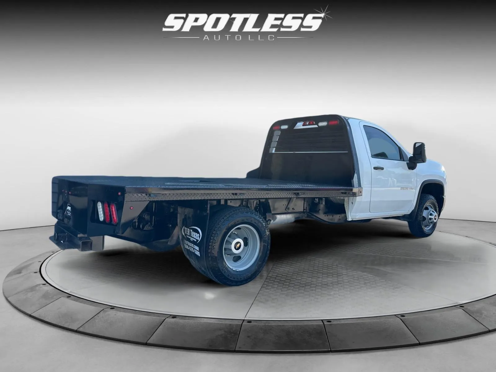 Chevrolet Silverado photo 9