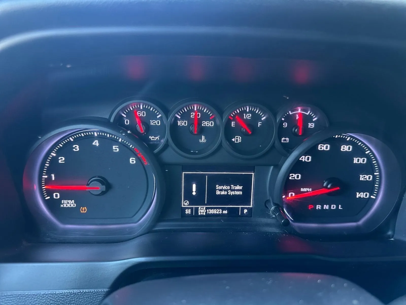 Chevrolet Silverado photo 17