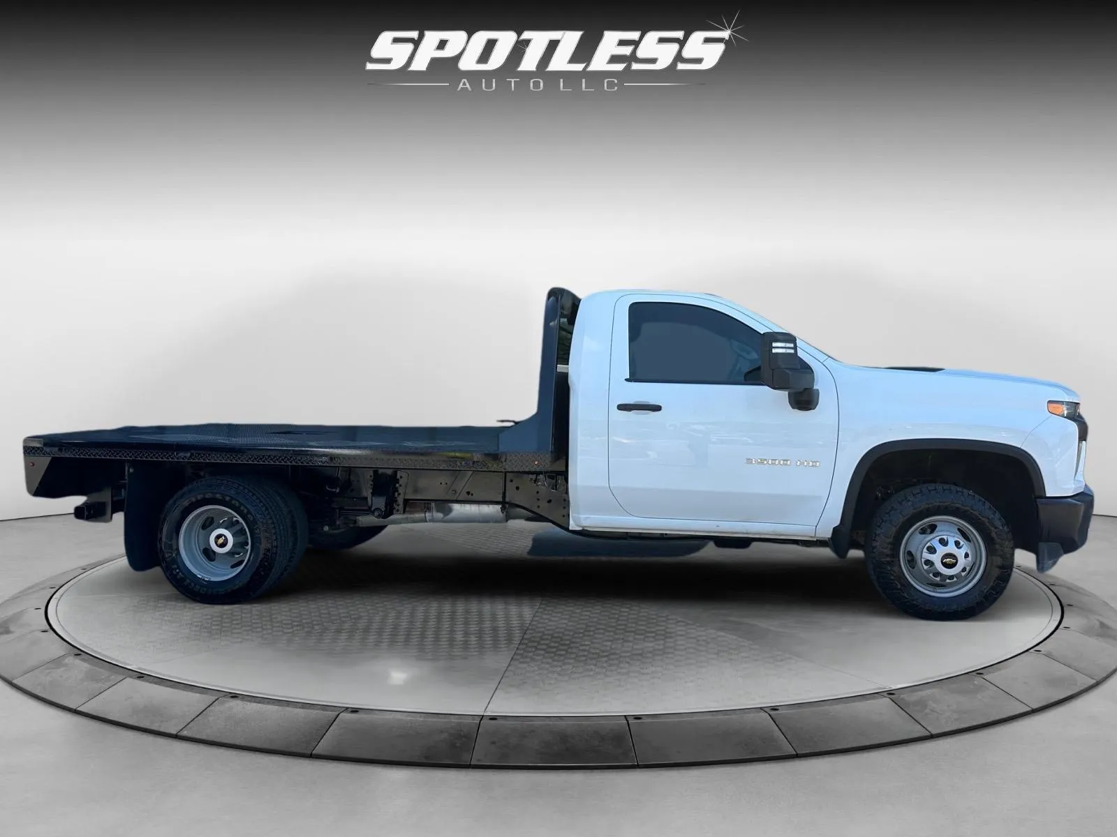 Chevrolet Silverado photo 8