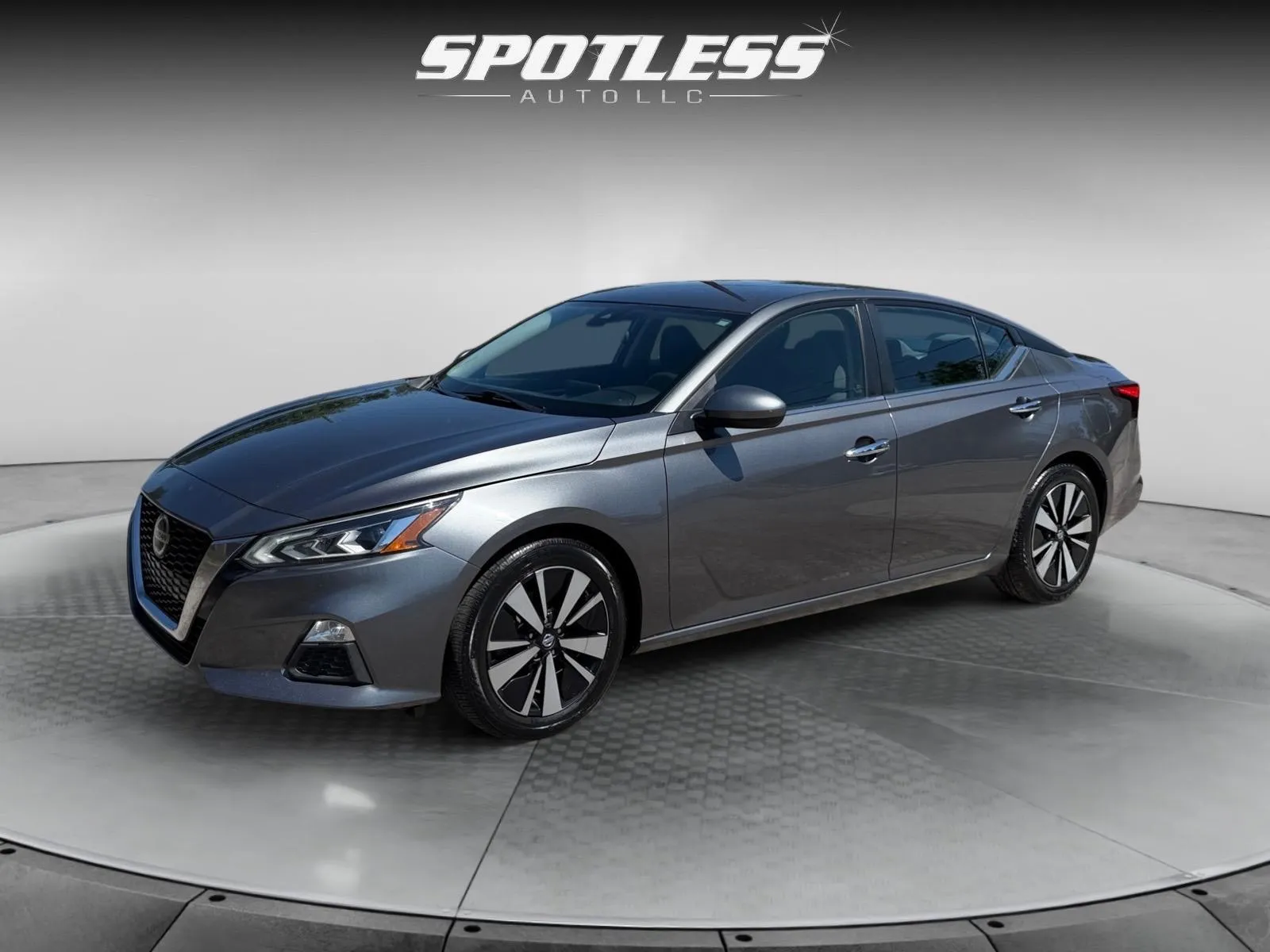 Gray 2021 Nissan Altima 2.5 SV for sale in San Antonio, TX