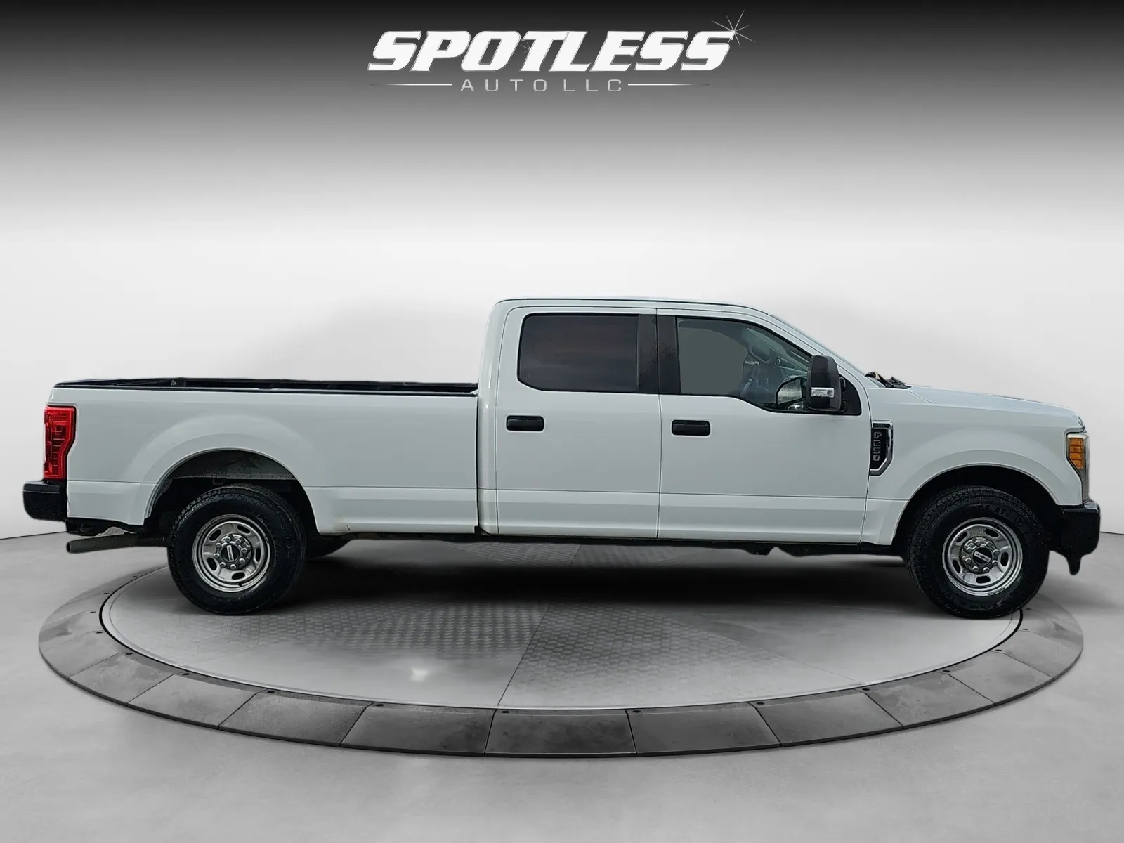 Ford F-250 photo 8