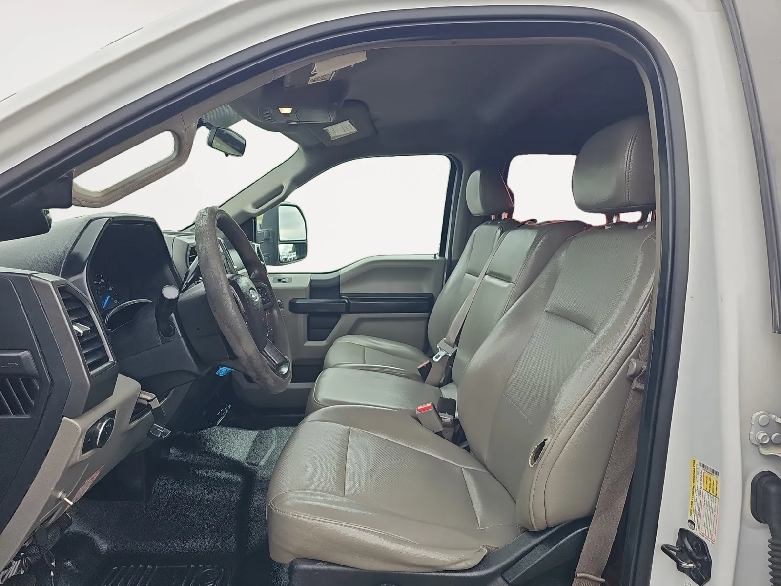 Ford F-250 photo 18