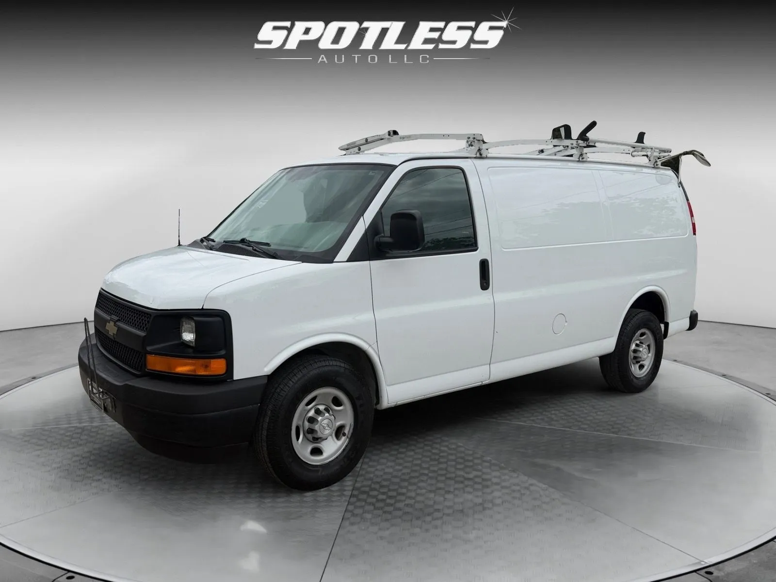 2017 Chevrolet Express 3500 Work Van HD's photo