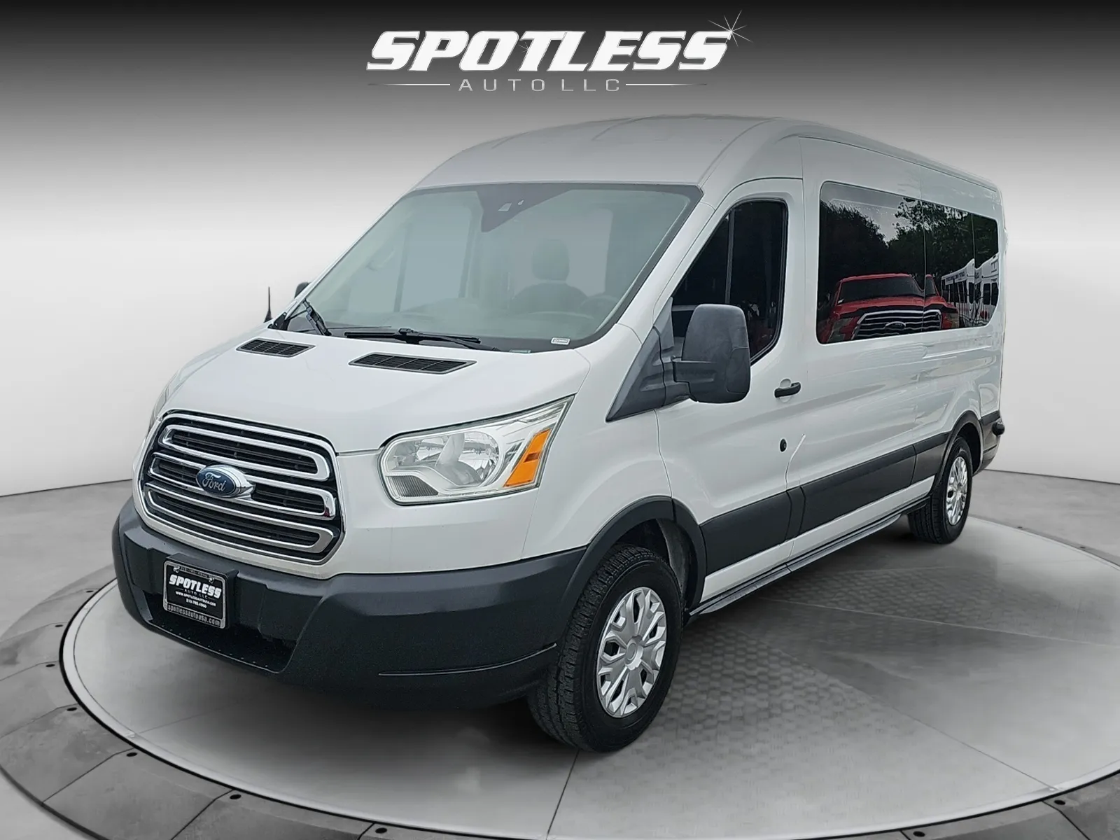 2017 Ford Transit 350 XLT Wagon Med Roof Sliding Pass. 148's photo