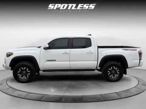 More photos of 2021 Toyota Tacoma at Spotless Auto San Pedro, TX